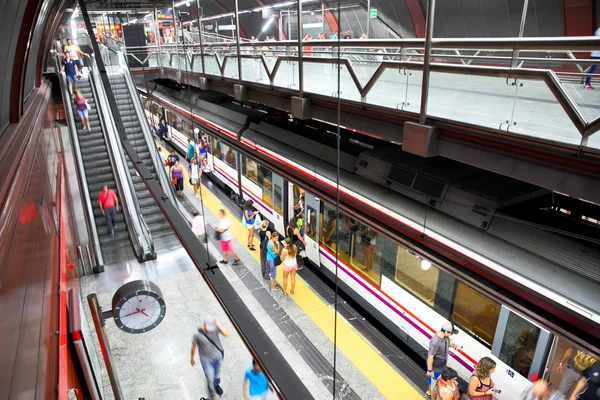 People on Sol railway station