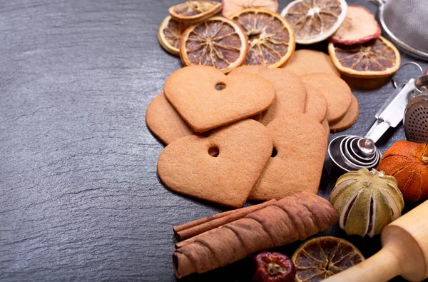 Christmas cooking: cookies with dried fruits