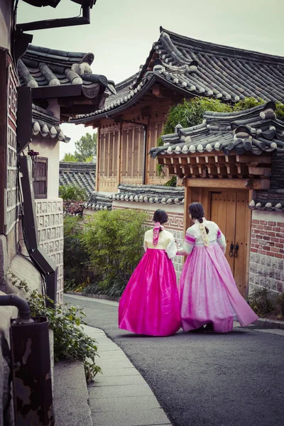 SEOUL - SOUTH KOREA - OCTOBER 21, 2016 : A couple women wander t