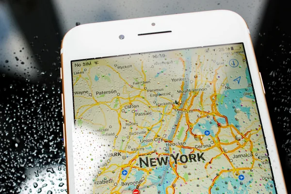 IPhone 7 Plus waterproof New York map in maps apps