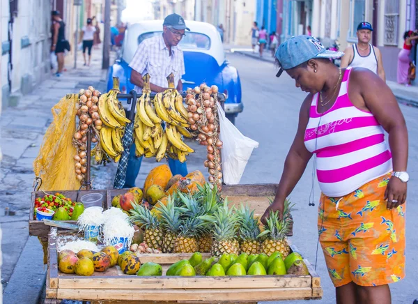 A Cuban fruits seller