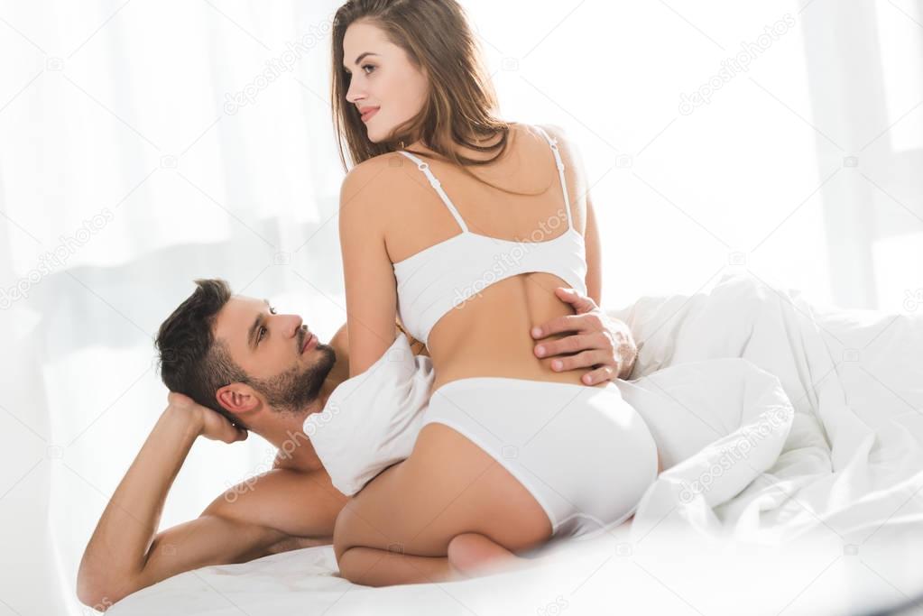 Крисси Линн в белом белье в сексе с ухажером