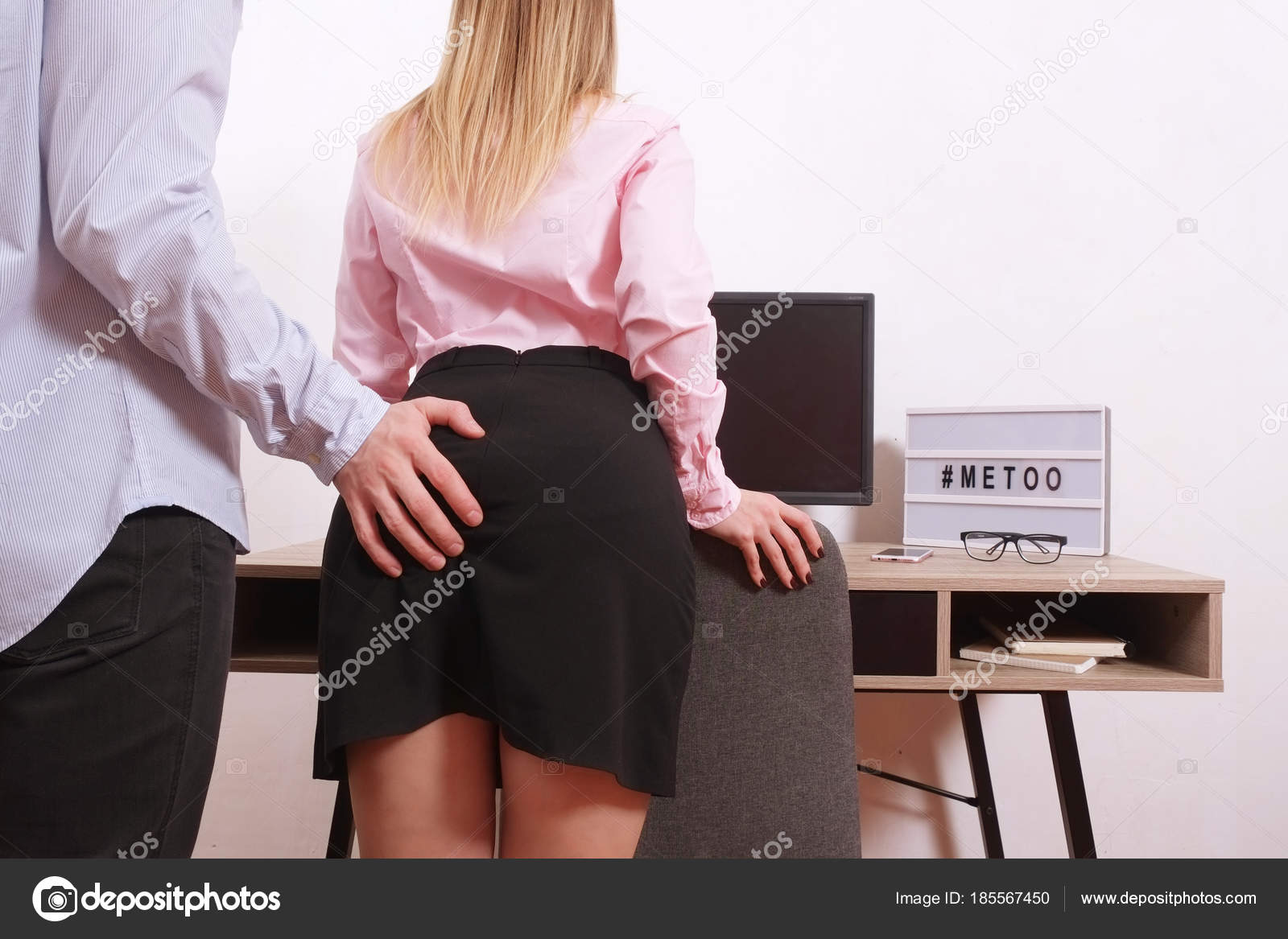 Секс Приставание В Офисе