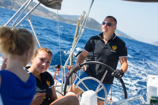 Sailors participate in regatta