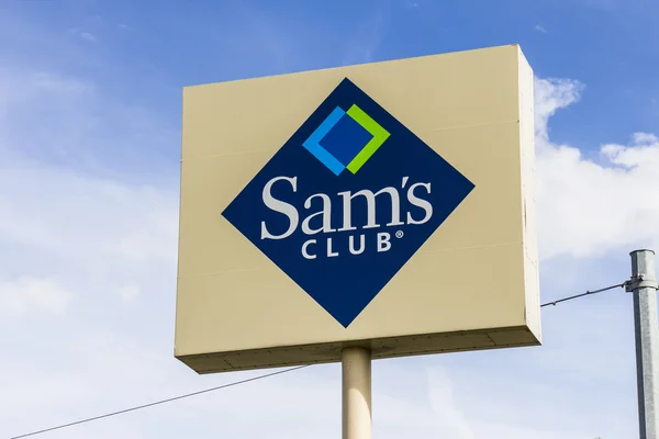 Kokomo - Circa October 2016: Sam\'s Club Warehouse Logo and Signage. Sam\'s Club is a chain of membership only stores owned by Walmart I