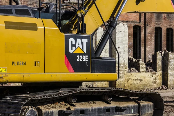 Kokomo - Circa November 2016: Caterpillar 329E Hydraulic Excavator Demolishes an Abandoned Factory IV