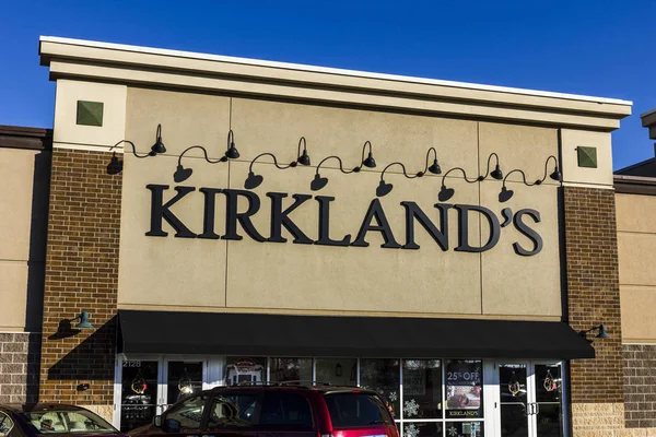 Indianapolis - Circa November 2016: Kirkland\'s, Retail Strip Mall Location. Kirkland\'s Sells Home Decor Accessories I