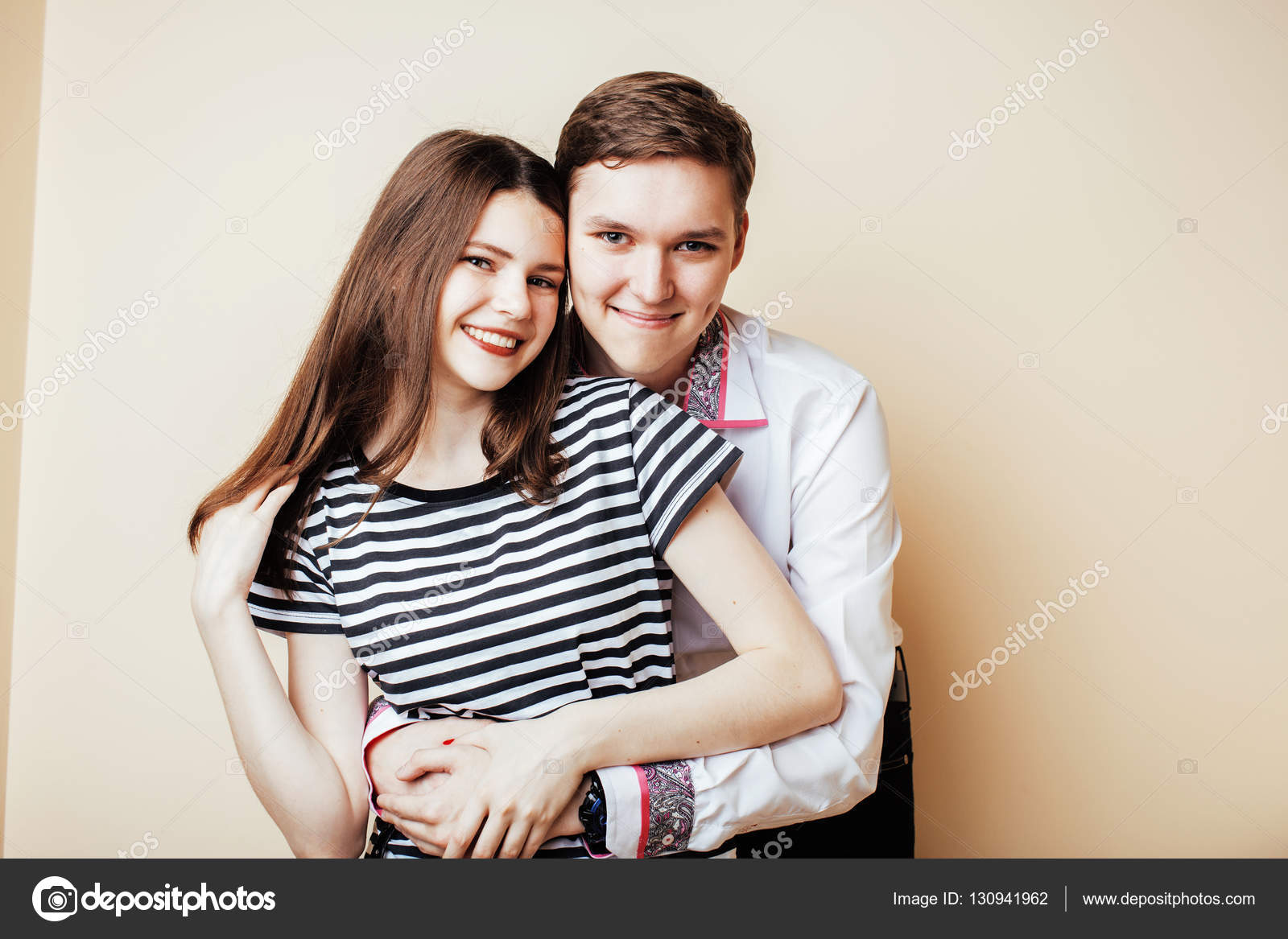Parejas de jovenes Parejas de jovenes