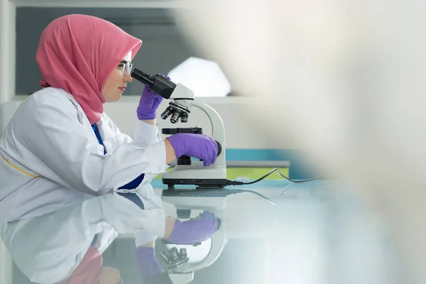 Muslim lab worker