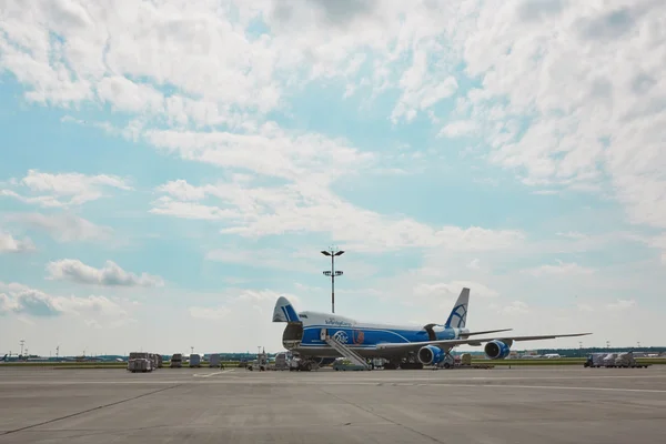 Big cargo aircraft