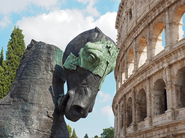 Horse sculpture of Gustavo Acheves in front of Colosseum
