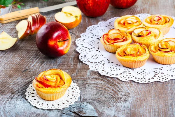 Muffin  with rose shaped apple