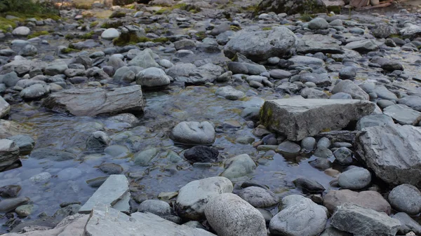 River stone, kurumnik