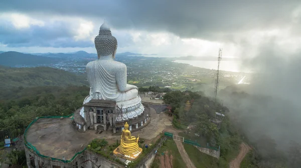 Rain fall on big Buddha statue