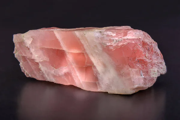 Mineral pink quartz
