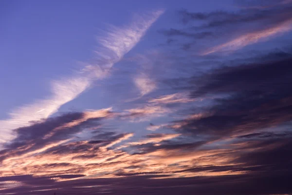 Pôr do sol bonito no lago — Fotografia de Stock