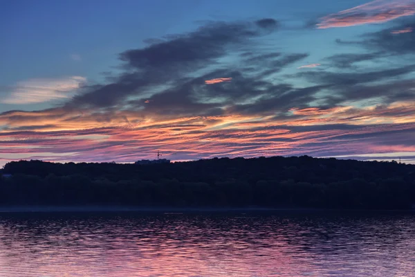 湖に沈む夕日 — ストック写真