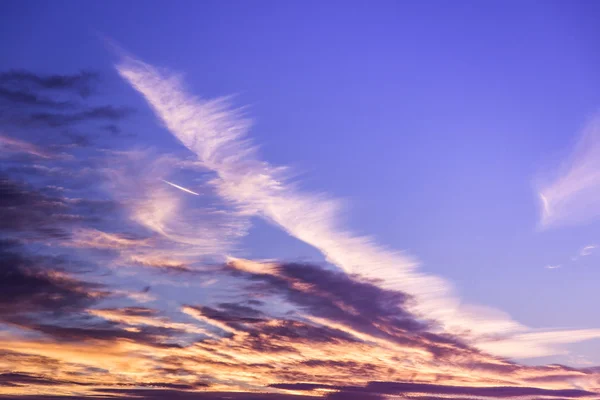 Pôr do sol bonito no lago — Fotografia de Stock