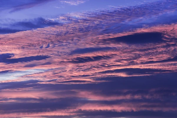 Pôr do sol bonito no lago — Fotografia de Stock