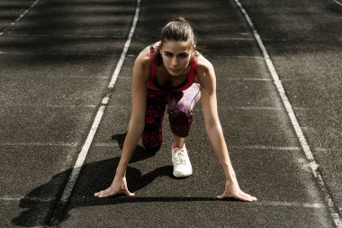 kadın çalışan hazırlanıyor