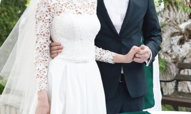 Gelin ve damat üzerinde töreni