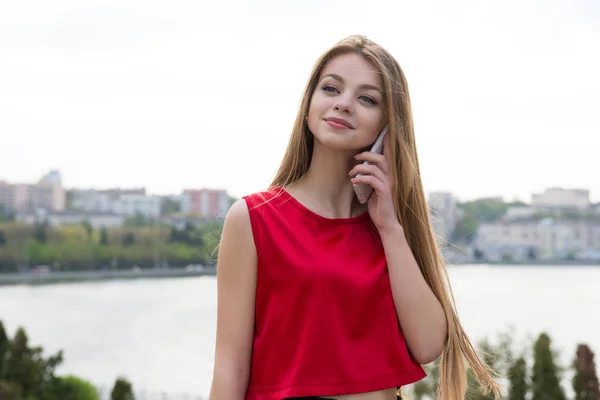 Mulher bonita jovem — Fotografia de Stock