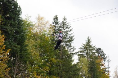 ZIP hatta yürüyüş binici