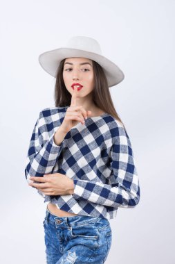 şapkalı güzel kadın