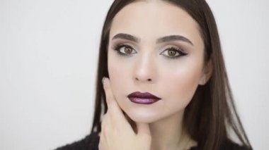makyaj ile güzel bir kadın