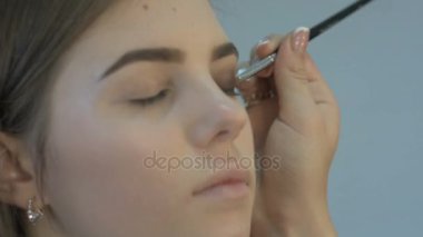 göz makyajı makyöz yapar