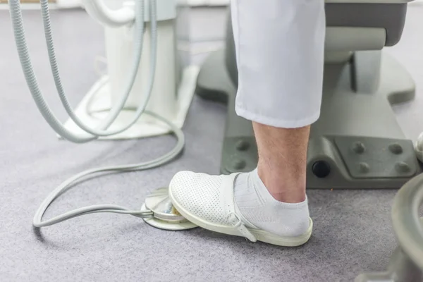 Zahnarzt Drücker Fußschalter für den Zahnarztstuhl — Stockfoto