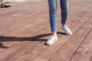 beyaz spor ayakkabı kadın