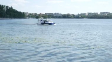 Sahil Güvenlik Kurtarma gemisi devriye sular, sürat teknesi göl kenarında