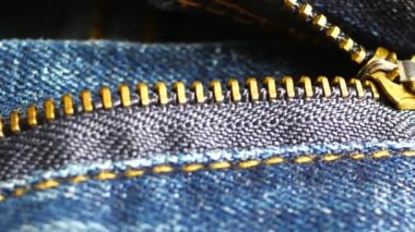 Mavi jeans fermuar kapatmak.