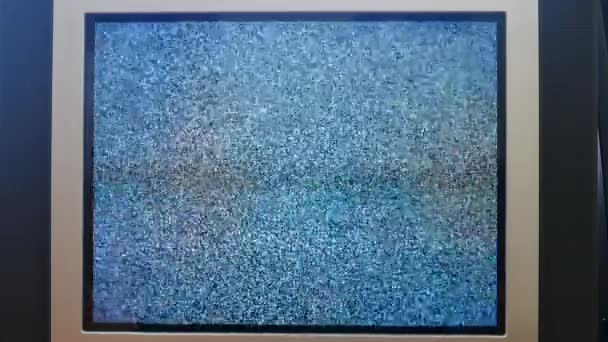 Старый телевизор в стиле винтаж ретро без сигнала — стоковое видео