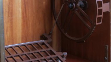 Retro dikiş makinesi, tekerlek spin bacak tarafından