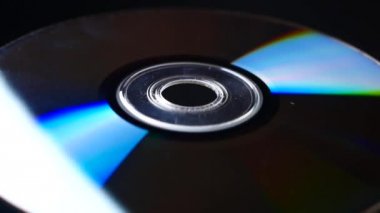 yanardöner laserdisc görünümünü siyah arka plan üzerine