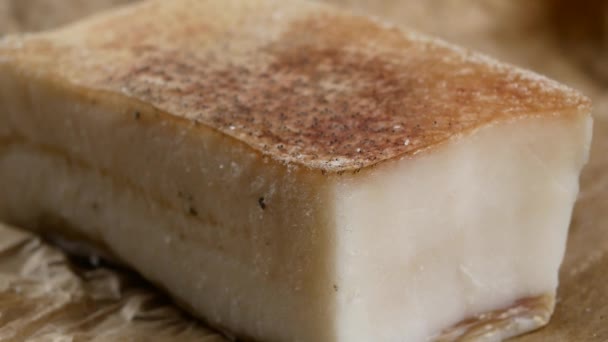 Morceaux de saindoux de porc cru gros plan — Video