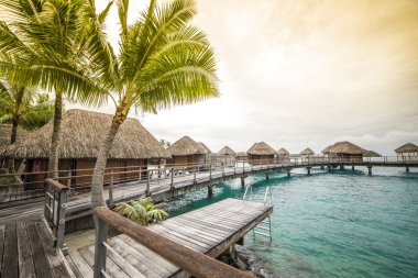 Günbatımı lüks bungalov Bora Bora
