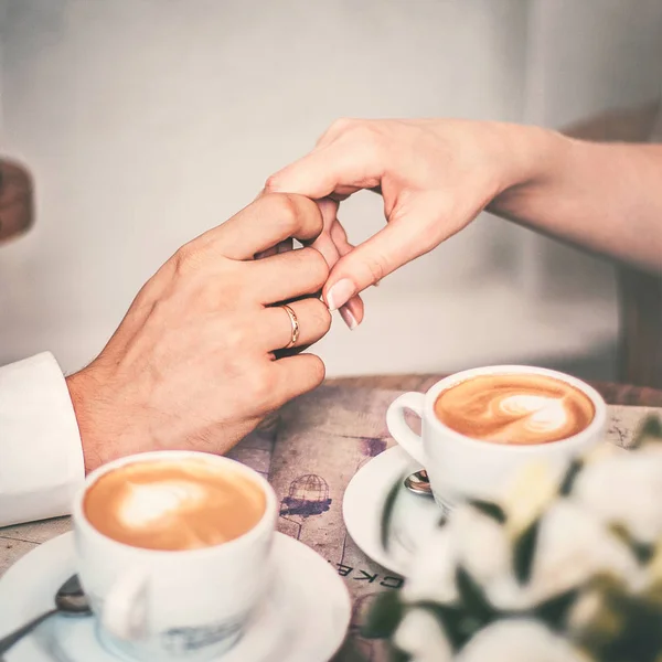 Touching Hands Love Couple Coffee Cup Restaraunt — Stock Photo, Image