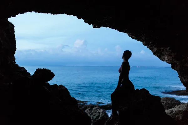 Tramonto alle grotte oceaniche — Foto Stock