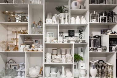 Dekoratif tabak seti. Güzel yemekler kapanıyor..