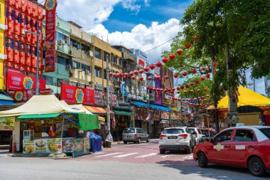 Kuala Lumpur 'daki sokak restoranları. Asya 'nın sokakları. Kuala Lumpur / Malezya - 04.17.2020