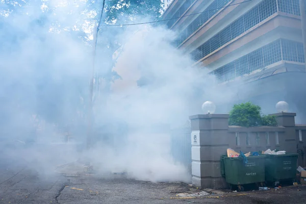 Odanın Dezenfeksiyonu Bir Sürü Duman Kazıyıcı Böcek Kuala Lumpur Malezya — Stok fotoğraf