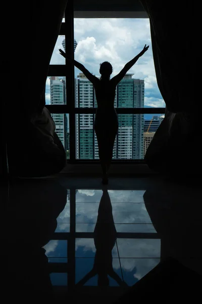 Slender Girl Looking City Large Window High Floor — Stock Photo, Image