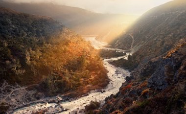 Dağ nehir, Nepal