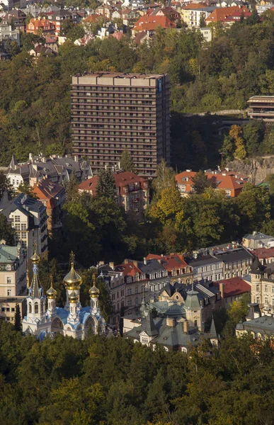 Carlsbad kasabaya Diana kuleden görüntüleyin. Karlovy Vary. Batı Bohem — Stok fotoğraf