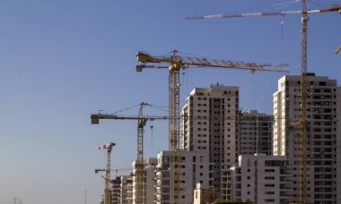 yüksek katlı konut yapım aşamasında. site zekâ