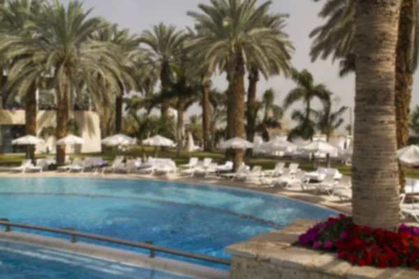 Vista superior turva da piscina vazia do hotel de luxo — Fotografia de Stock