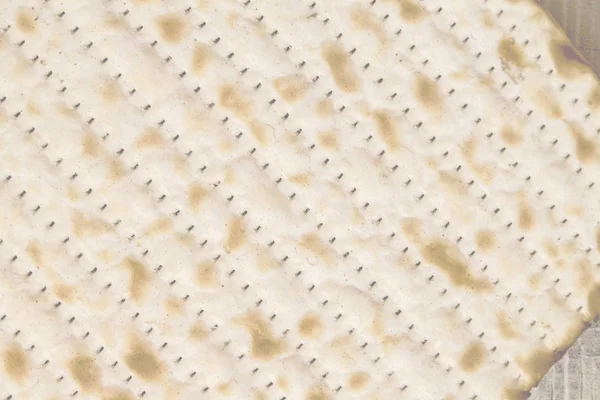 Hög nyckel konsistens av judiska påsken matzah (osyrat bröd) — Stockfoto